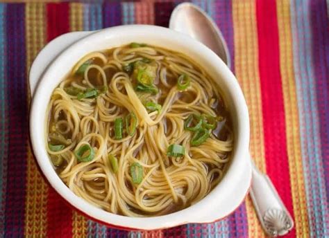  La Soupe de Piment Piquant aux Nouilles: Un Délice Épicé qui Réveille les Papilles !