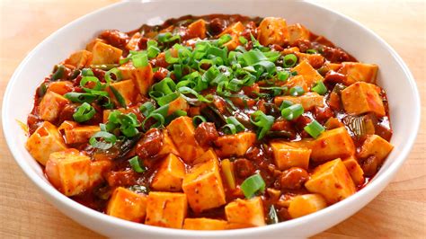  Le Tofu Mapo : Un Plat Picquant et Délicieusement Crémeux qui Éveille les Papilles!